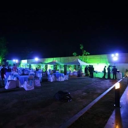 Hotel Florence Rāipur Exteriör bild