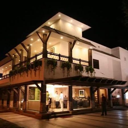 Hotel Florence Rāipur Exteriör bild